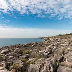 Хостел Change The World - Cascais -
