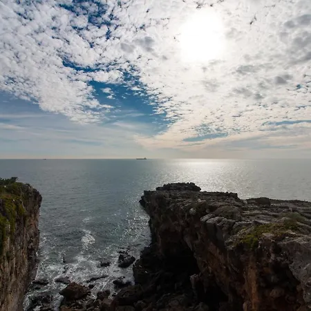 Change The World - Cascais - بيت شباب