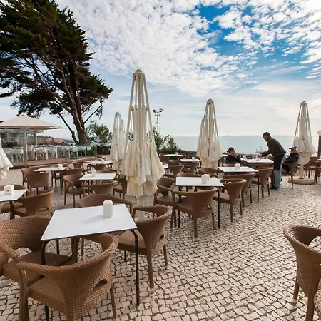 بيت شباب Change The World - Cascais - *
