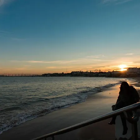 Vandrerhjem Change The World - Cascais -