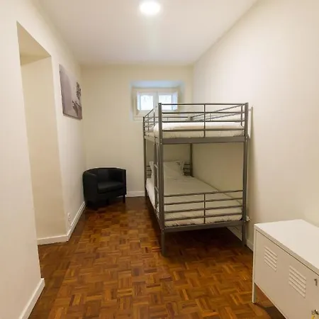 Change The World - Cascais - ホステル エストリル