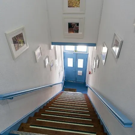 Change The World - Cascais - Hostel Estoril