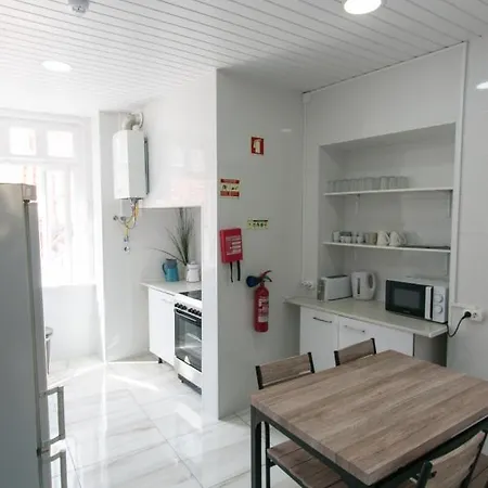 Vandrerhjem Change The World - Cascais -