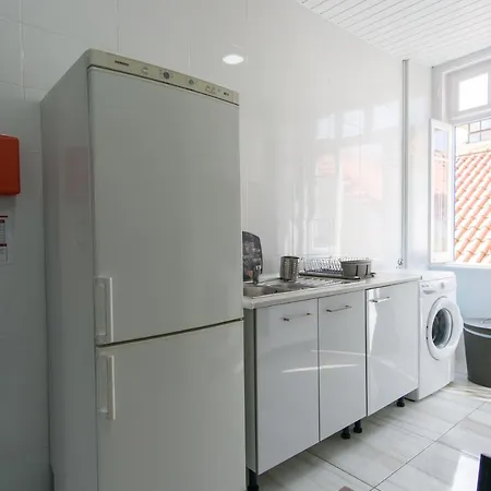 Change The World - Cascais - Hostel Estoril