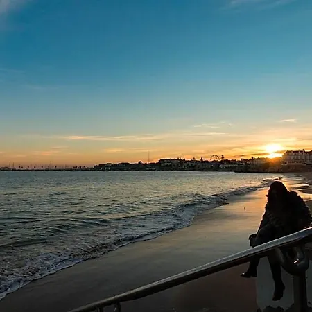 Change The World - Cascais - Хостел *